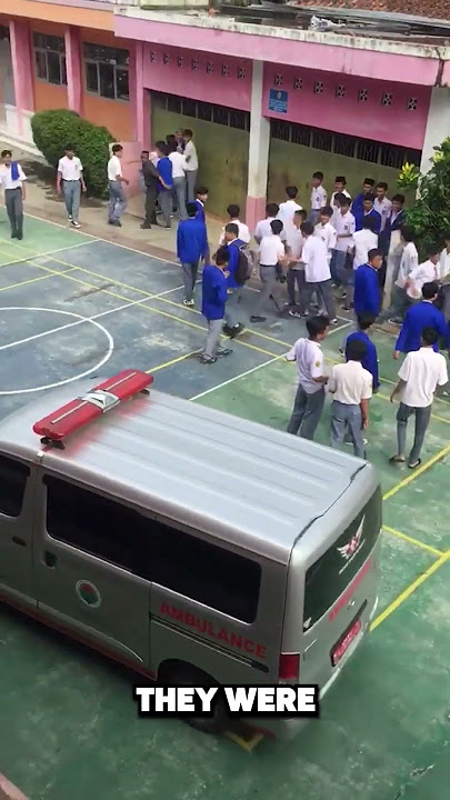 The Ambulance Arrived at School!😱
