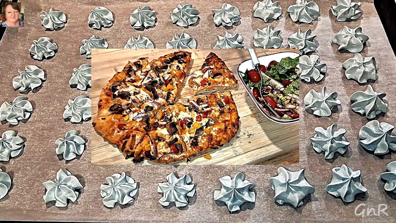 Beziki do Ciast i Tortów Oraz Personalna Pizza z Sałatą.