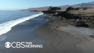 Threatened by soil erosion, california's coast faces what scientists
say is the inevitable future of expensive projects to protect homes
and nature. jonathan...