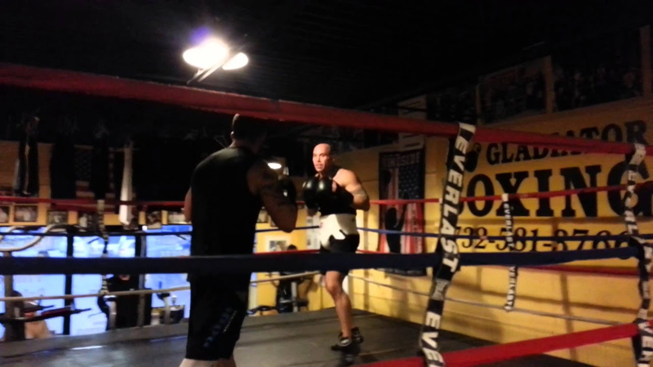 Round 1 March 21 boxing - YouTube
