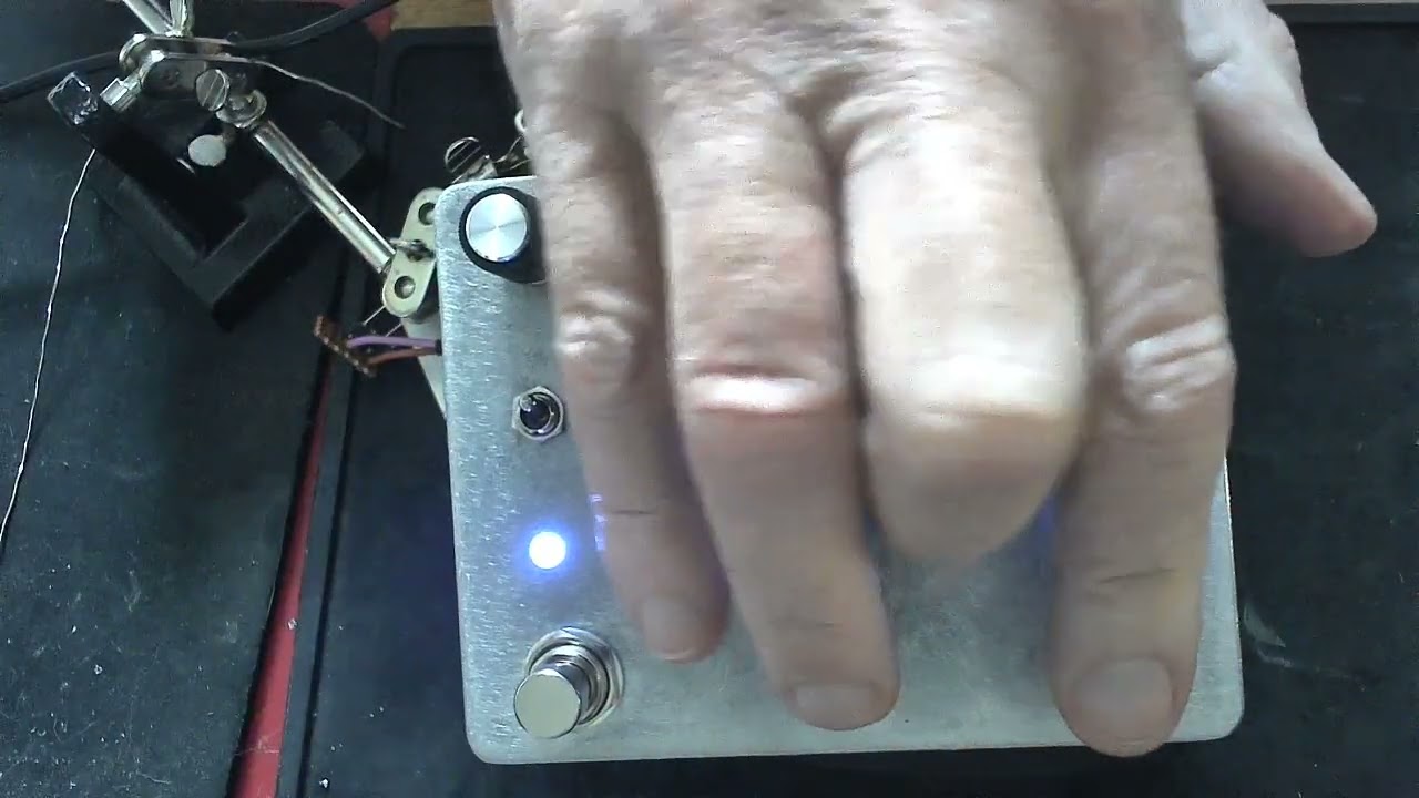 Pedal Demo - D*A*M Meathead Clone - YouTube