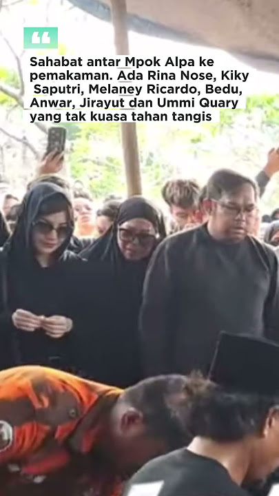 A line of artists accompanied Mpok Alpa to her final resting place