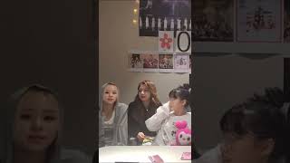 Tzuyu did's it to momo but looks to chaeyoung suspicious 😂😂 #TWICE #momo #chaeyoung #tzuyu Tzuyu did's it to momo but looks to chaeyoung suspicious 😂😂 #TWICE #momo #chaeyoung #tzuyu