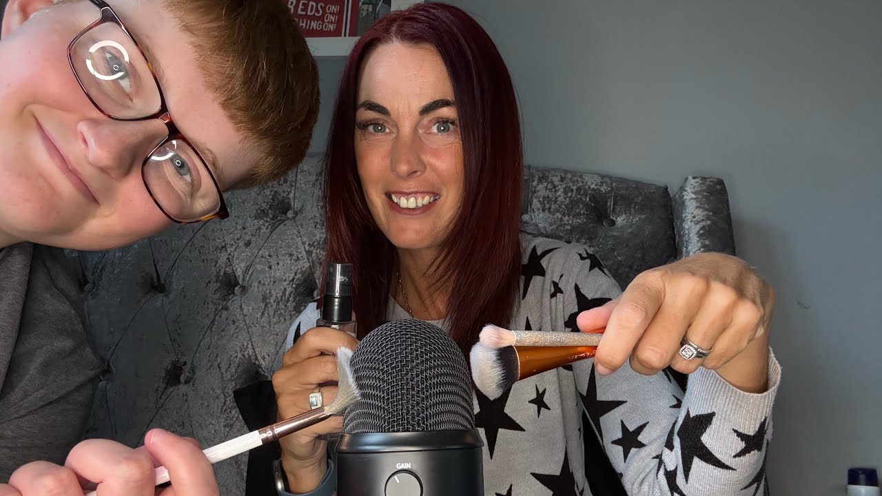 My mum tries some new ASMR triggers 😁