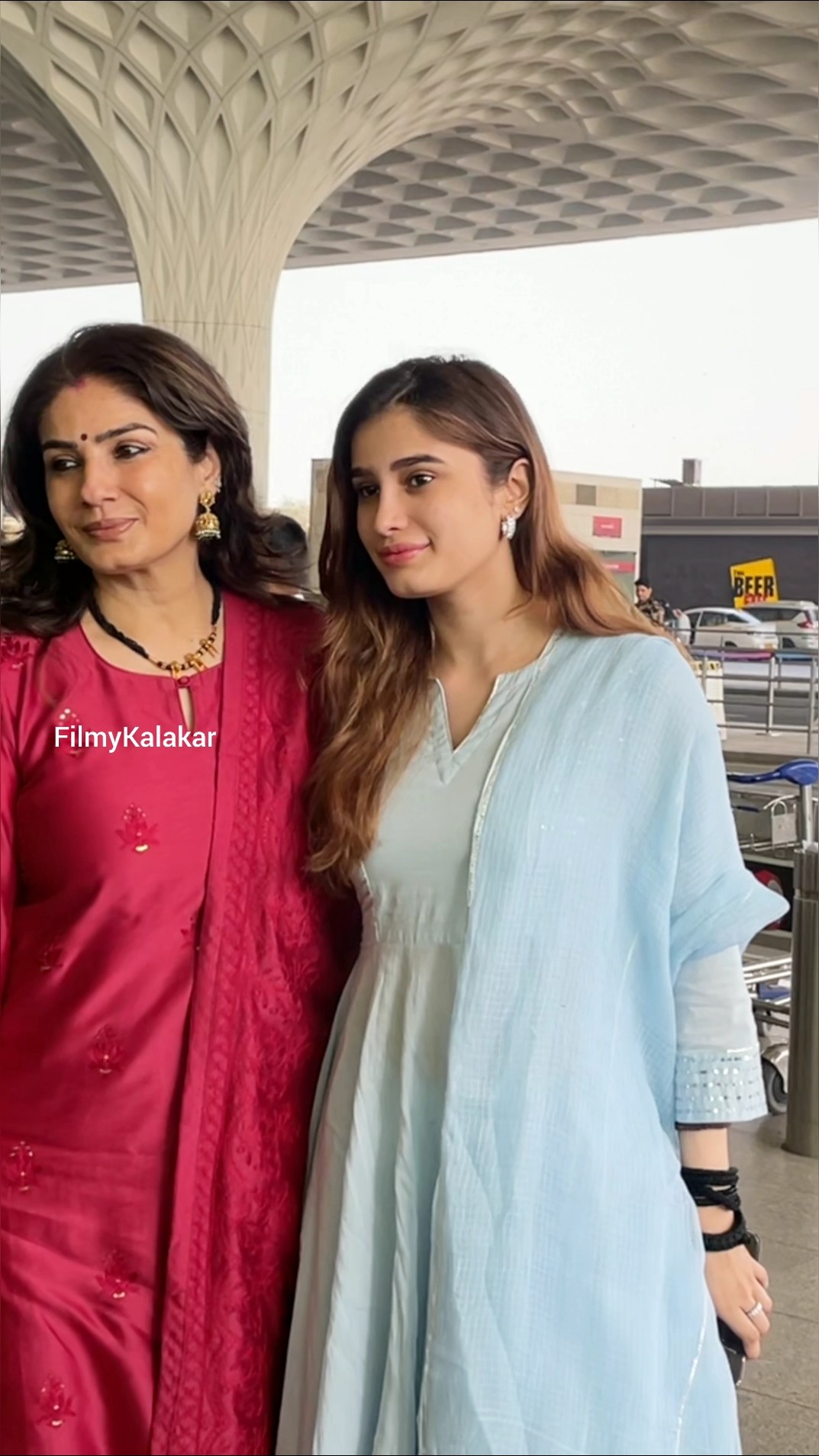 #raveenatandon #rashathadani slaying in traditionals ? #filmykalakar