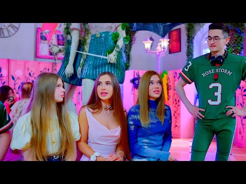 ЧЕРЛИДЕРШИ ПЕРЕШЛИ ВСЕ ГРАНИЦЫ!!! ДИАНА НА БАЛ БЕЗ ПЛАТЬЯ!!!