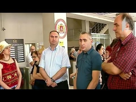 დევნილებმა ჯანდაცვის სამინისტროსთან აქცია გამართეს