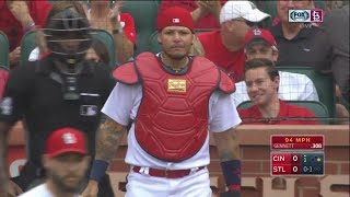 Yadier Molina tests positive for COVID-19