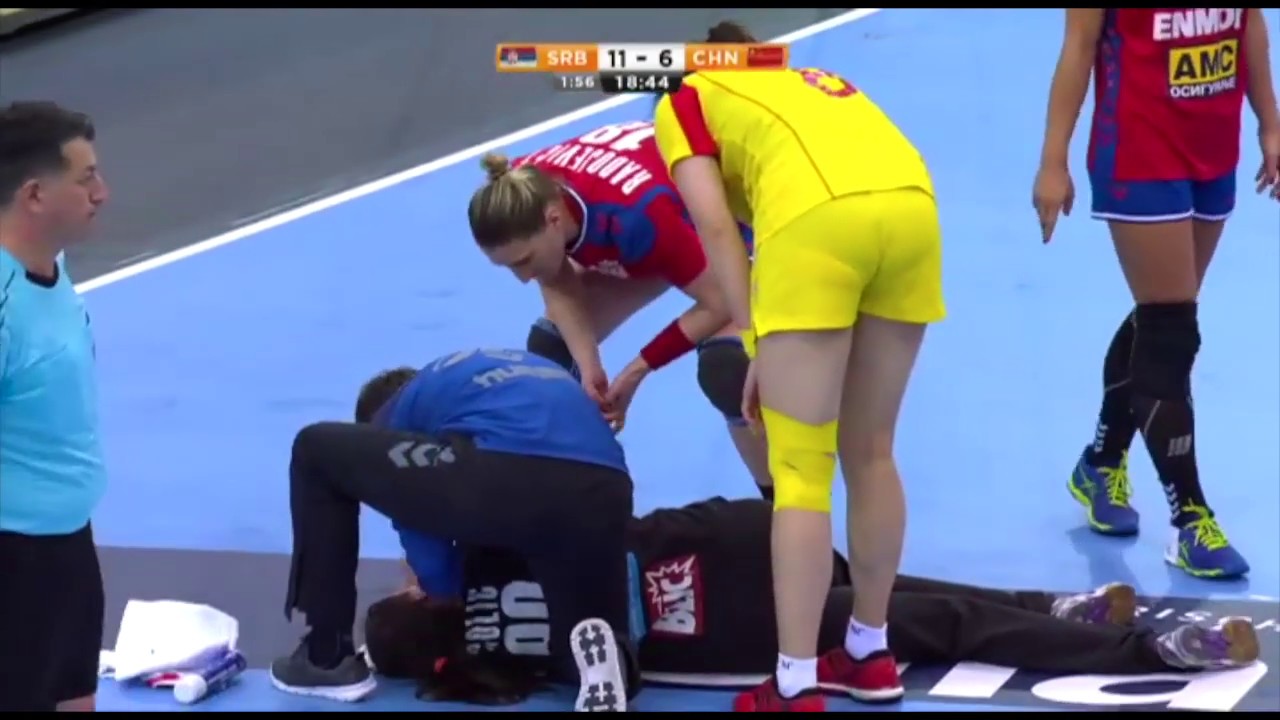 Sevenmetre throw hits goalkeeper in the face Video analysis IHF