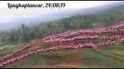 Kibar 1000 bendera dan pembetangan sang saka merah putih sepanjang 2.7km