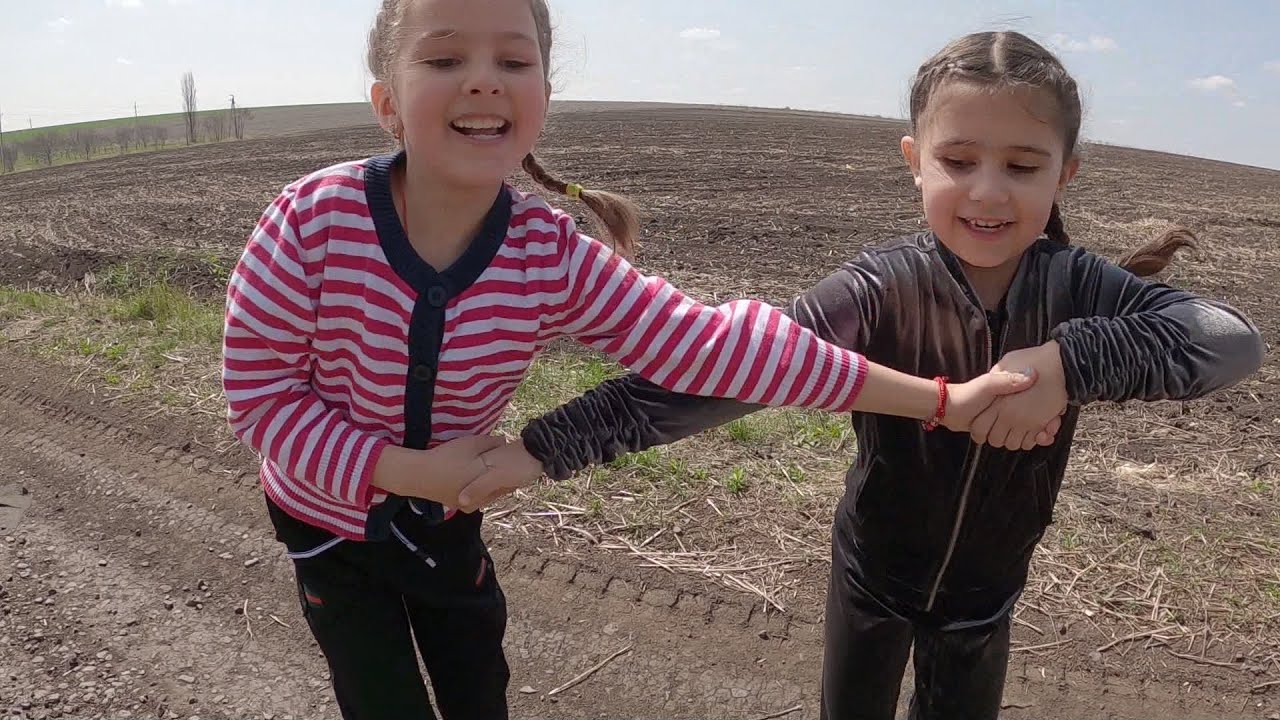 Viata la țară 24 ORE la bunici în Drochia🚕 Bebelusul face cunostinta cu rudele  Ciao Patricia VLOG