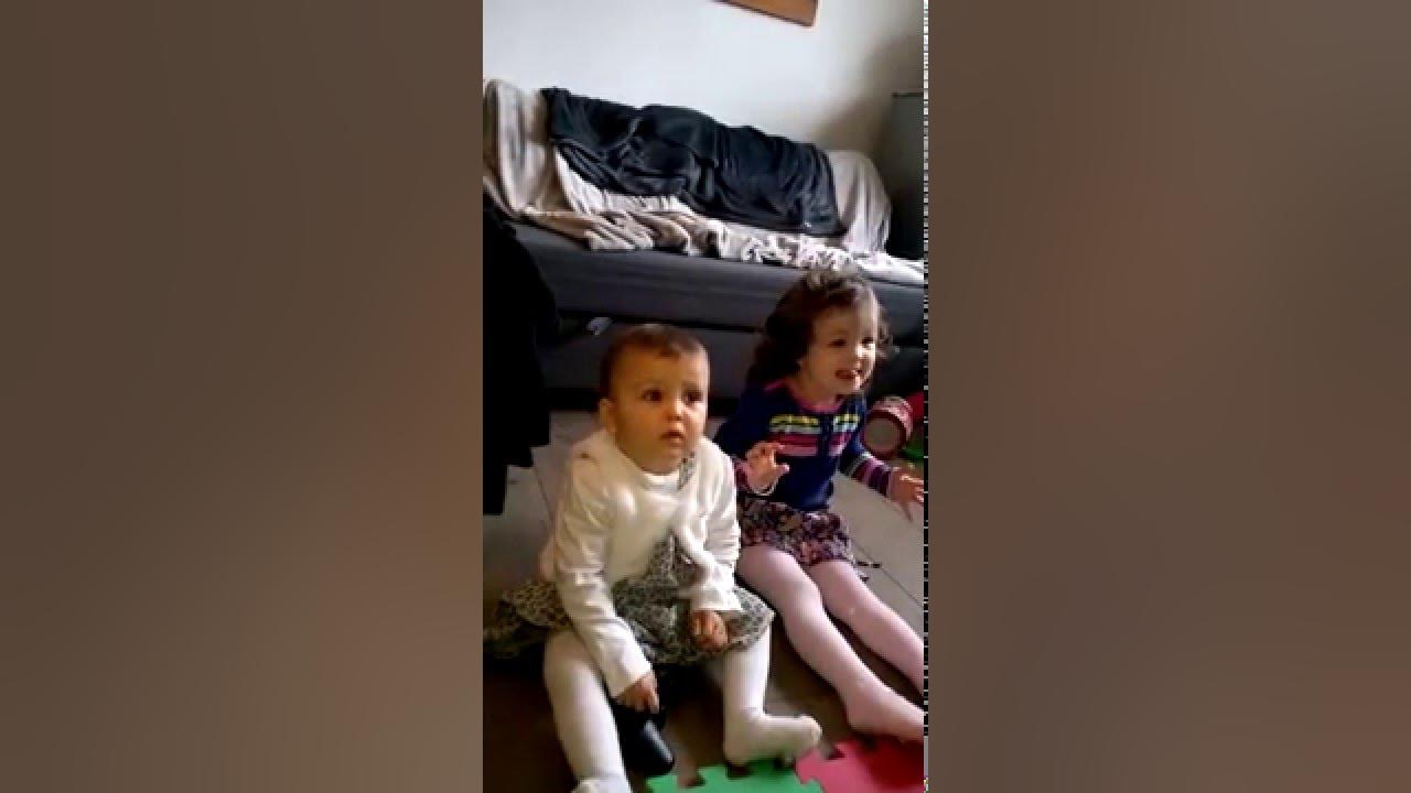 Ma Fille Voit Une Dame Dans Sa Chambre Quand ma fille voit le clip d'Adele à la tv!!! 28 mois ça promet! - YouTube