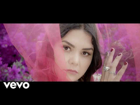 Yuridia - Él Lo Tiene Todo