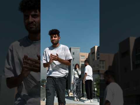 ضحكتي بس بتطلع لما بكون بتصور صورة