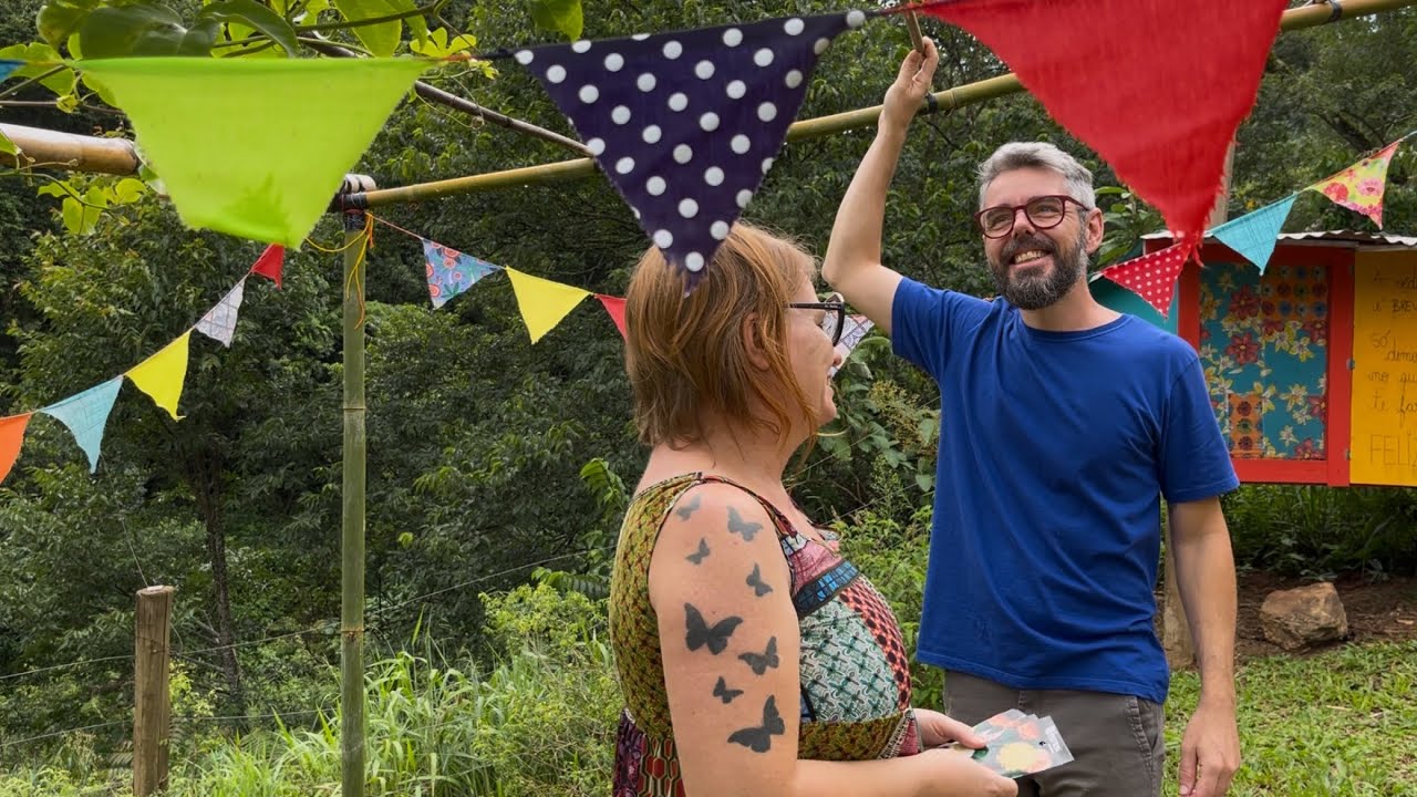 Ep. 95 - Nos dias sem cor, guarda-chuva de flor.