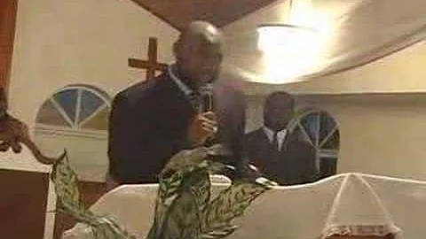 Pastor Lennis Pinder
