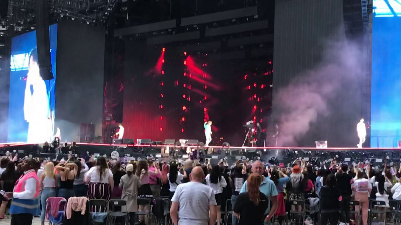 Dope - 2/6/19 - BTS world tour - Wembley stadium - love yourself: speak yourself