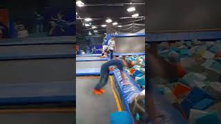 Victor En La Piscina De Corchos