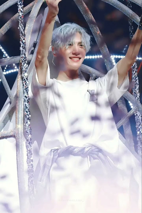 Luo Yunxi 1st Solo Concert in Chengdu