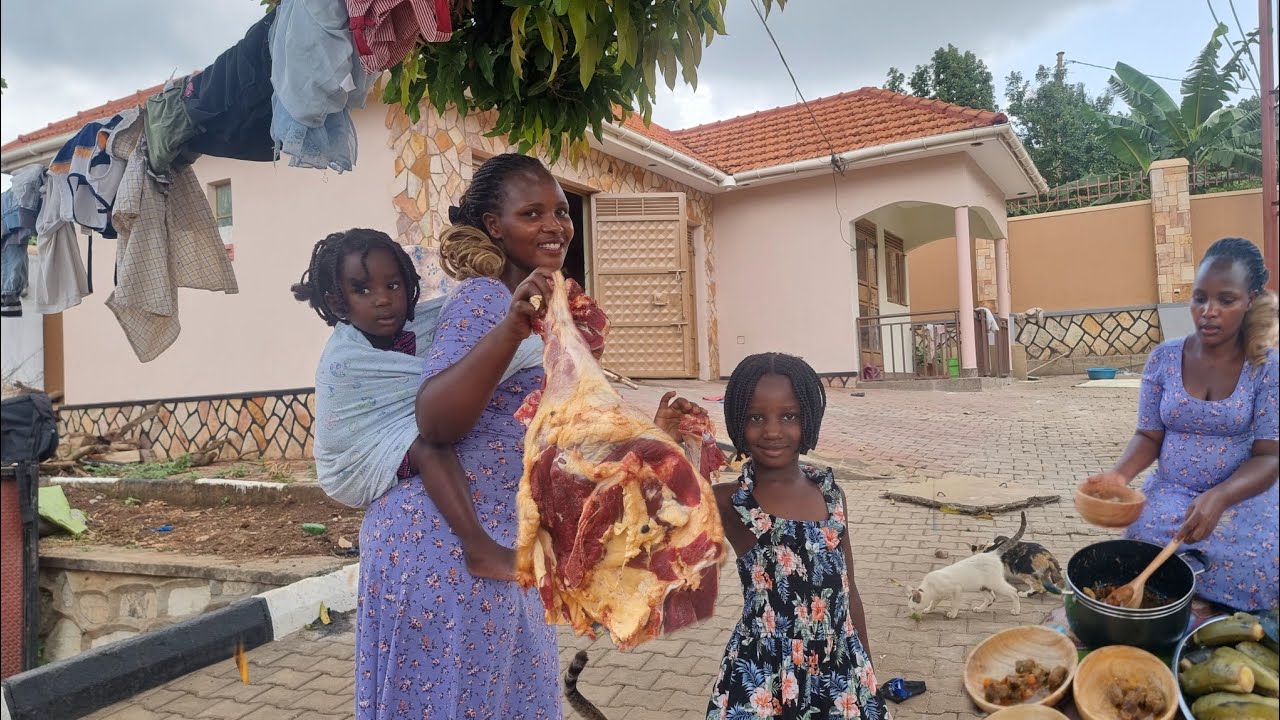 Spent A Day with Me and my daughters/Cooking Meat🍖 and steamed Matooke straight away from the makert