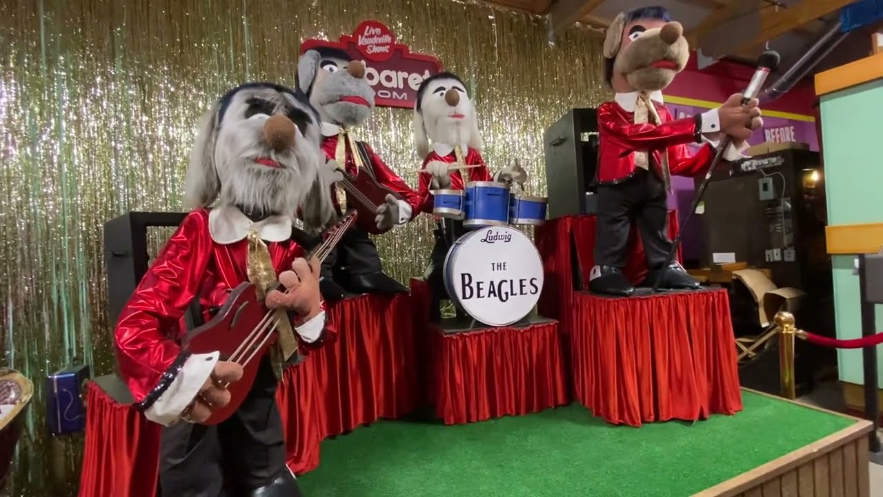 The Beagles Chuck E Cheese Animatronics Sing “Ob-La-Di Ob-La-Da” at Volo Museum Volo Illinois