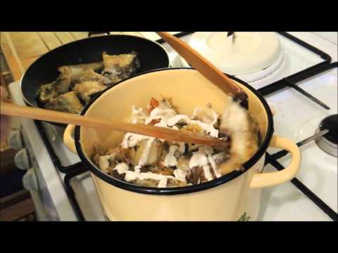 Видео рецепт Тушеная рыба в майонезе