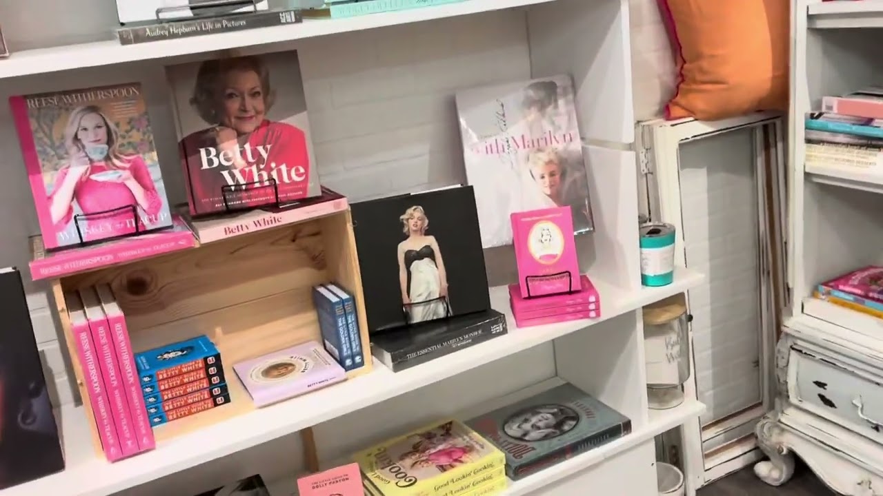 Vintage Browsing at Frisco Mercantile 