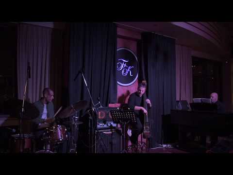 Standards Trio 'Invitation'