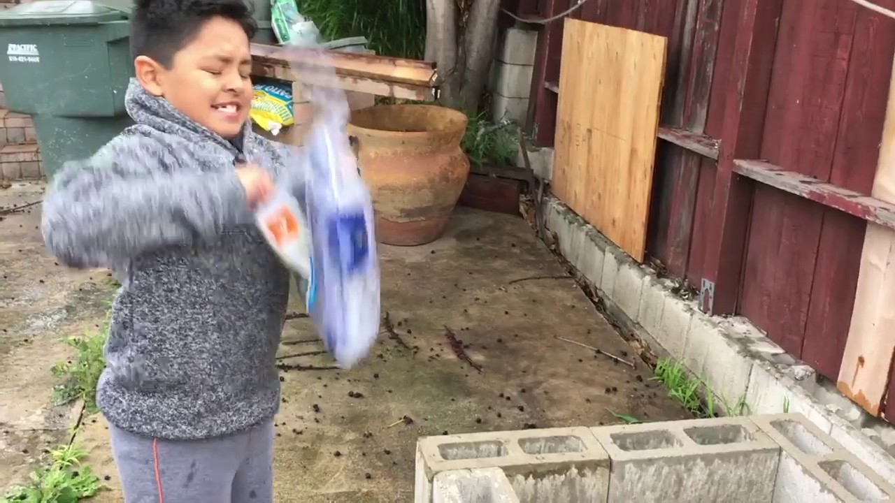 DIY Build an Easy Cheap Small Pond with a Tarp and Cinder Blocks(No Cement Used) Under 2 Hours