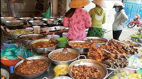 Quán cơm bao no 22k 1 phần trên 30 món mỗi ngày toàn phái đẹp đứng bán khách mua nườm nượp