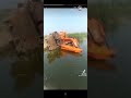 شاهد لحظه انقلاب حفار ف النهر