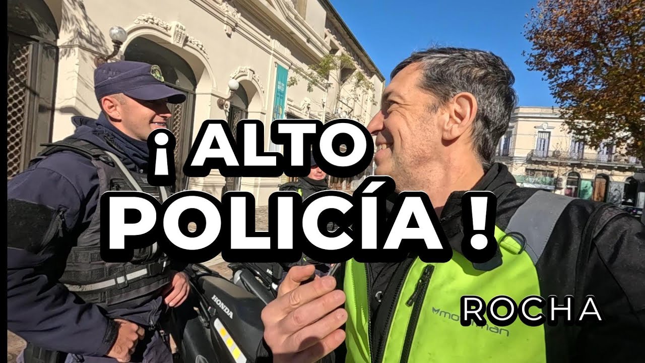 Rocha Uruguay. Policía en moto.