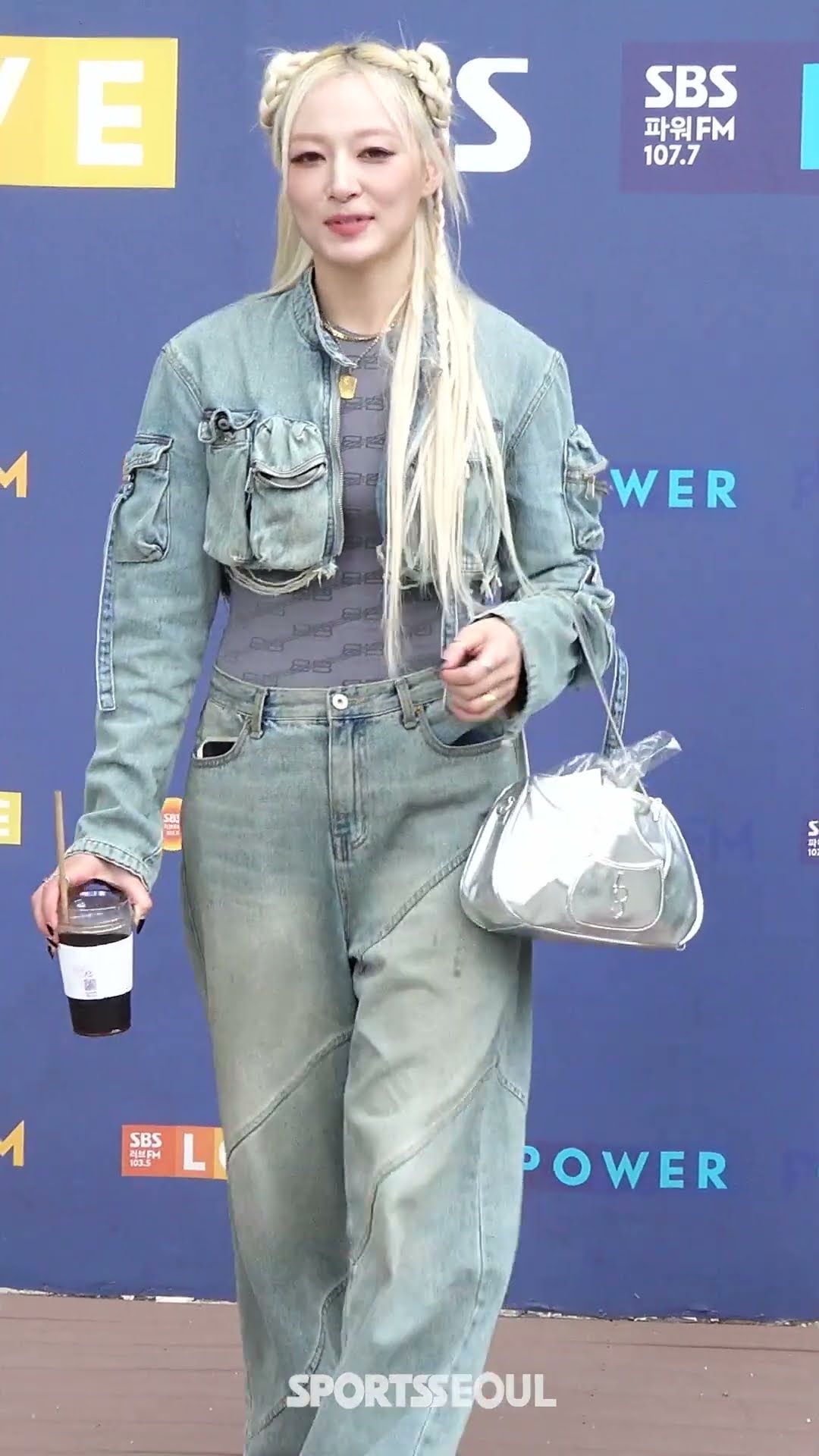 펑키와이, 머리부터 발끝까지 힙함 그 자체