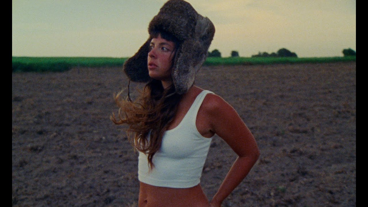 ARREPIADA - Julia Mestre (videoclipe oficial)