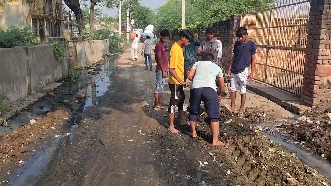 Self clean road ludhawai