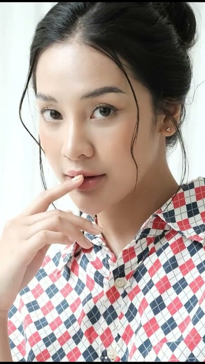 Warganet Baper Lihat Ariel NOAH Nyanyikan Lagu untuk Anya Geraldine #Shorts