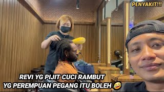 PART 393 KK.MORO MASUK SALON YG CUCI RAMBUT YG PIJIT ITU BOLEH..