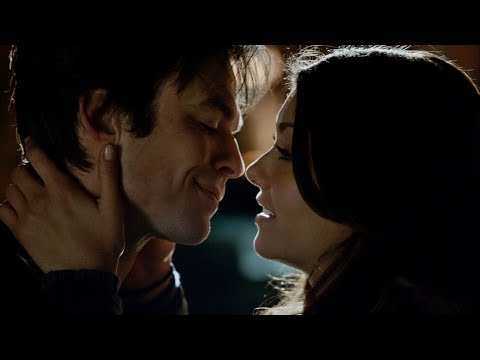 TVD 5x21 - Elena kisses Damon. \
