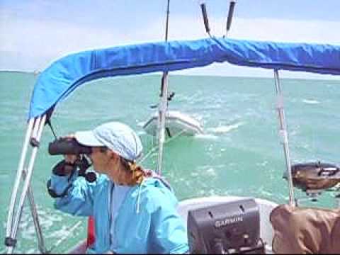 Macgregor 26M Bonnie Blue sailing to the Dry Tortu...