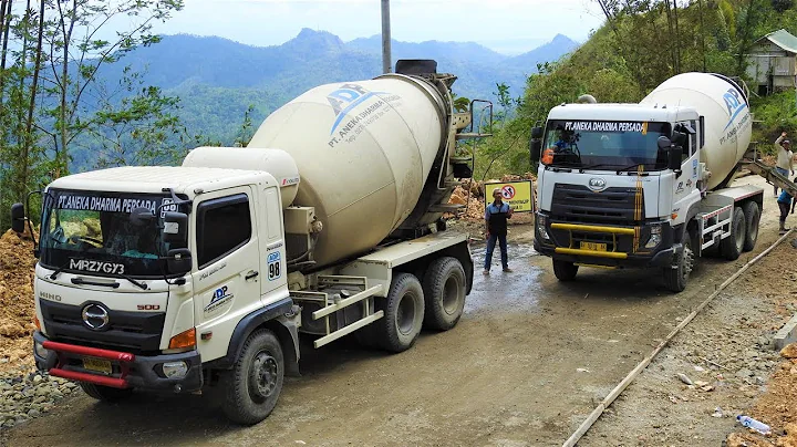 Ready Mix Cement Concrete Mixer Truck Pouring Conc...