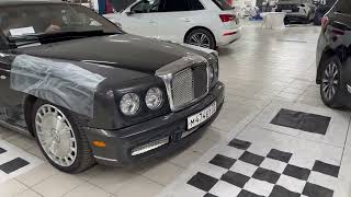 Bentley Brooklands - крутой монитор + мультимедиа + круговой обзор и видеорегистратор