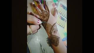 Easy and simple mehndi design