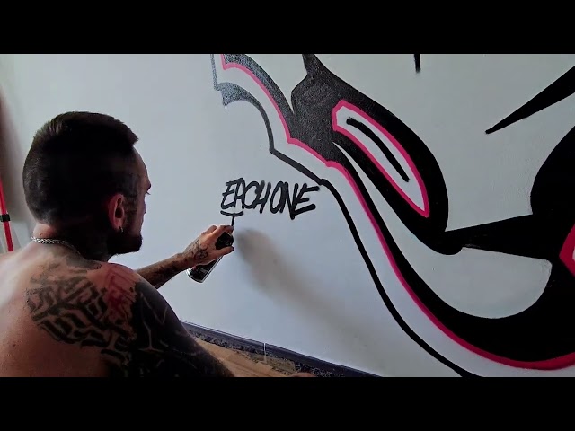 Entrevista con @sinack.lettering graffitero y tatuador, referente del lettering en Europa y hip-hop head for real.

Si t