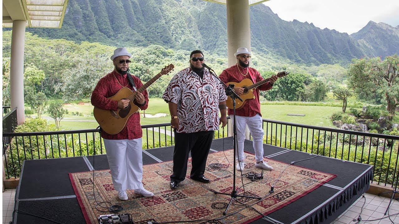 Josh Tatofi - Mele Kalikimaka (HiSessions Live Music Video)