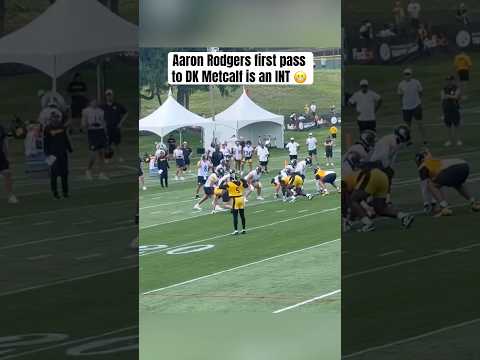 Rodgers picked off by Patrick Queen 👀 (via steelerswrobbie/X)