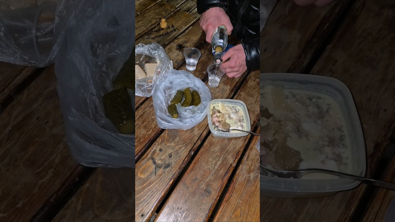 Посмотрел по телевизору Энтона Джона сначала он был алкоголиком, потом бросил стал наркоманом.