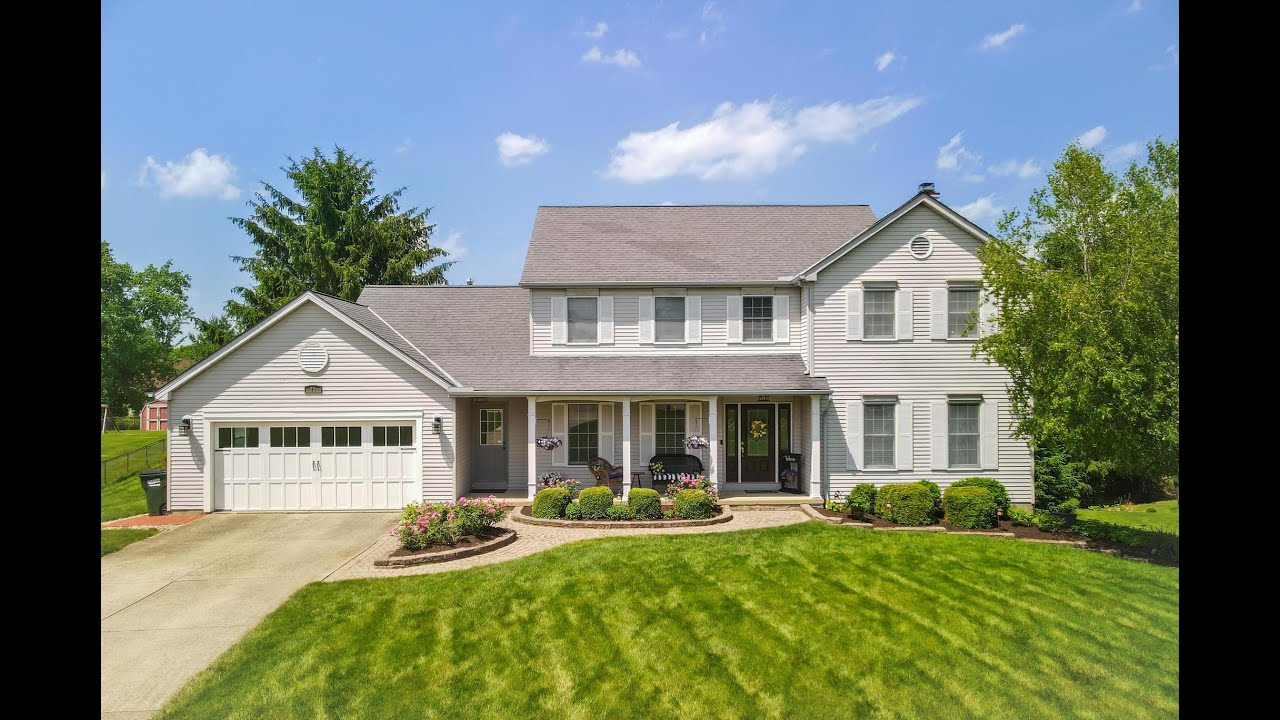 71 Valley Brook Blvd, Hinckley, OH 44233 - Colonial Home For Sale