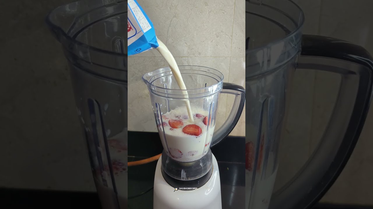 Strawberry Milkshake at Home 🍓🥤 #shorts