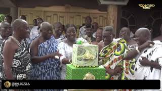 Otumfuo cuts cake on his 25th anniversary