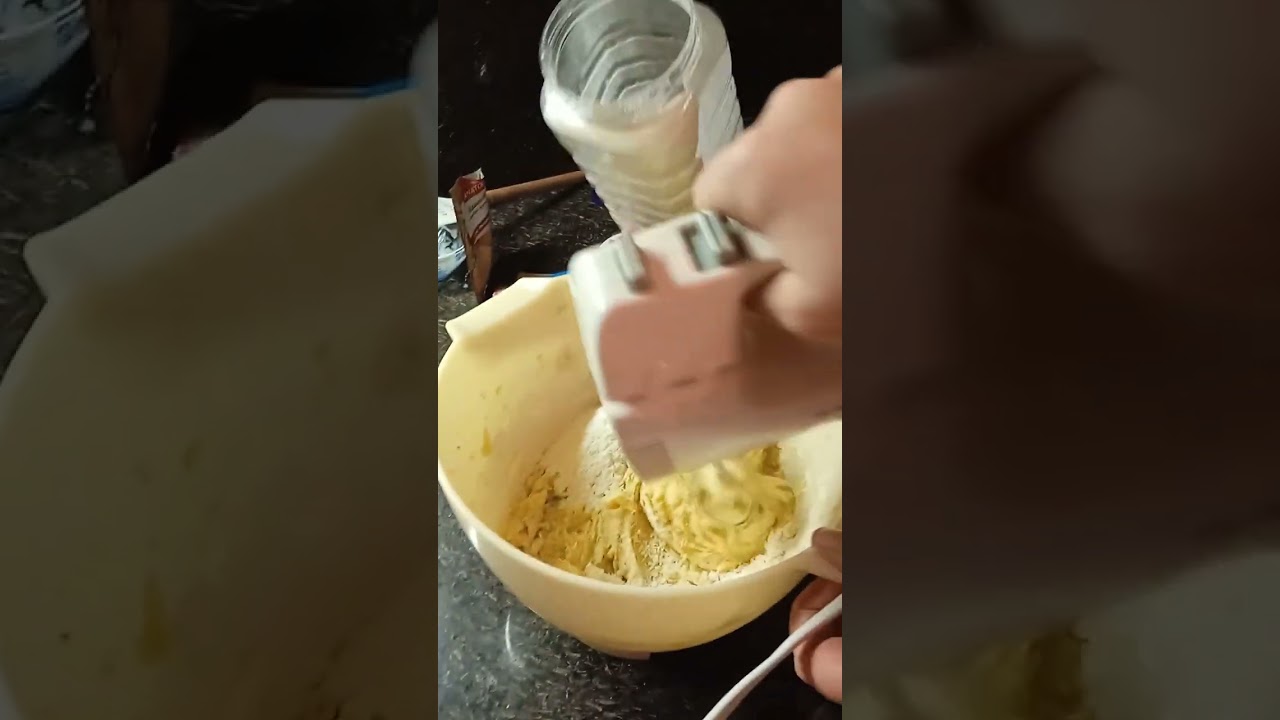 Κουλουράκια με άρωμα τσουρεκιού